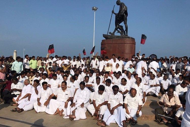 dmklosesnoconfidencemotionagainstspeakerintnassembly